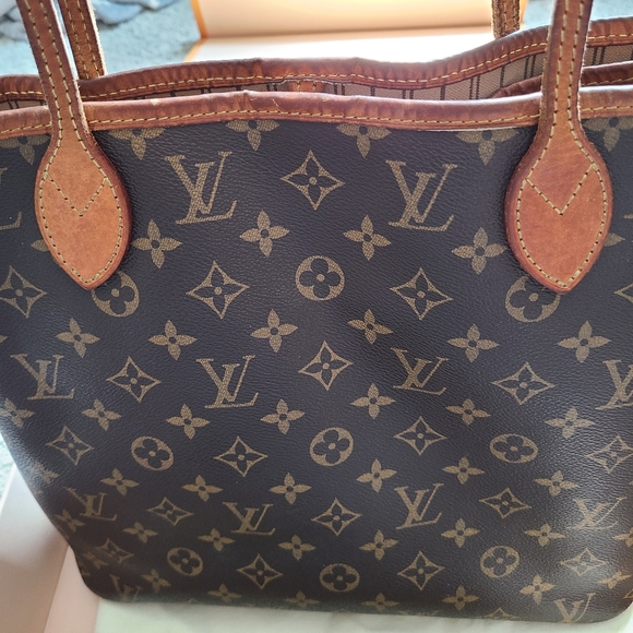 Authentic euc neverfull mm with box, dustbag, original receipt - Picture 9 of 16